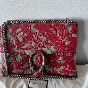 GUCCI Medium GG Supreme Arabesque Dionysus bag